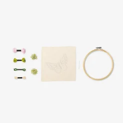 Clearance Flying Tiger Stickereiset mit Garn und Perlen